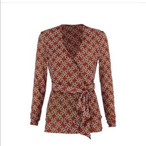 CAbi Fall 2020 NWT Ringleader Wrap Top Size M